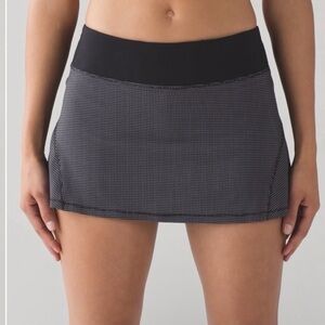Lululemon Circuit Breaker Athletic Skirt / Skort Black & White Print Size 6